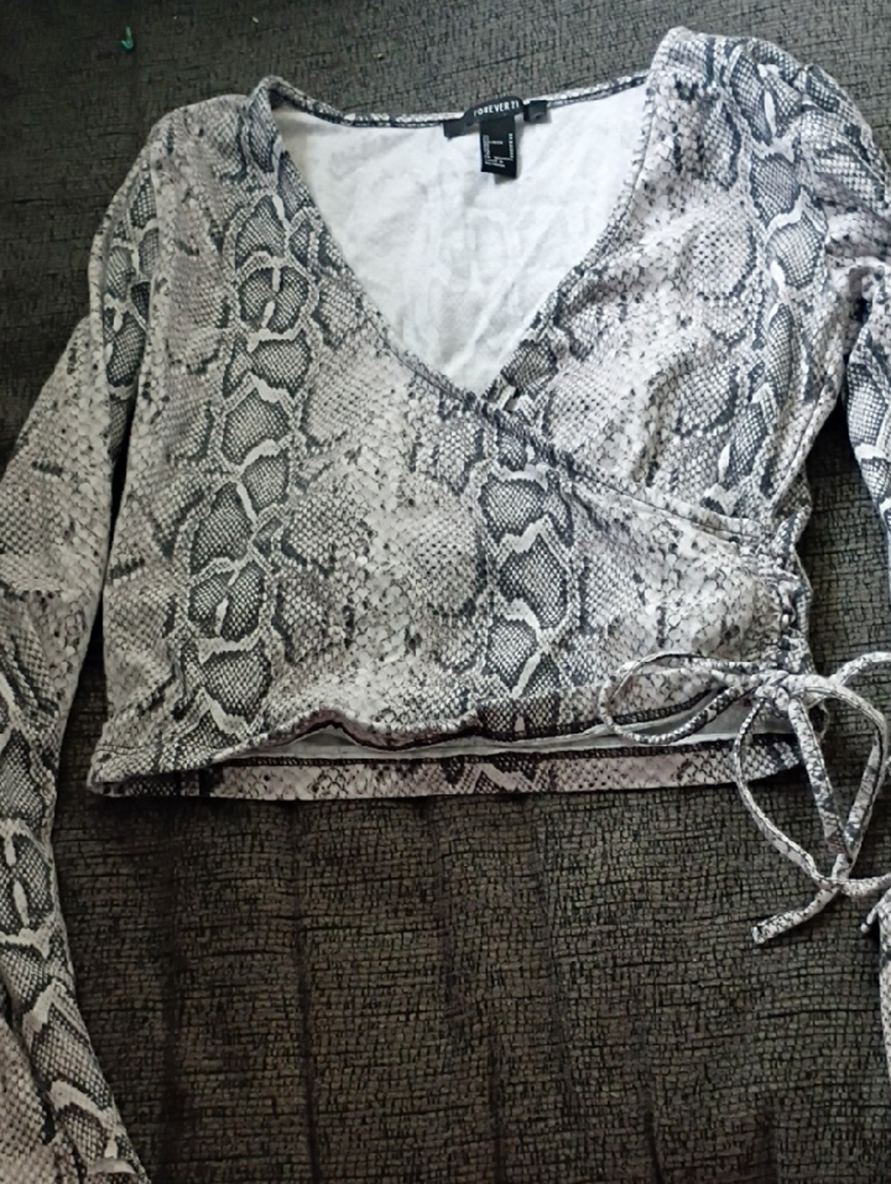 Forever 21 Snake Print Wrap Crop Top - Gray & White